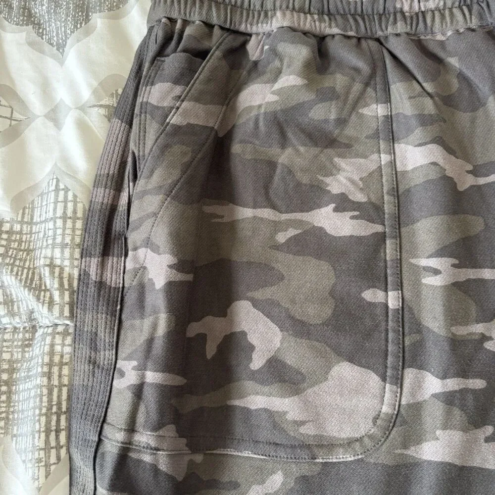 ATHLETA WOMEN'S BLACK OLIVE GREEN ELASTIC WAIST CAMO JOGGER PANTS Plus Size 22